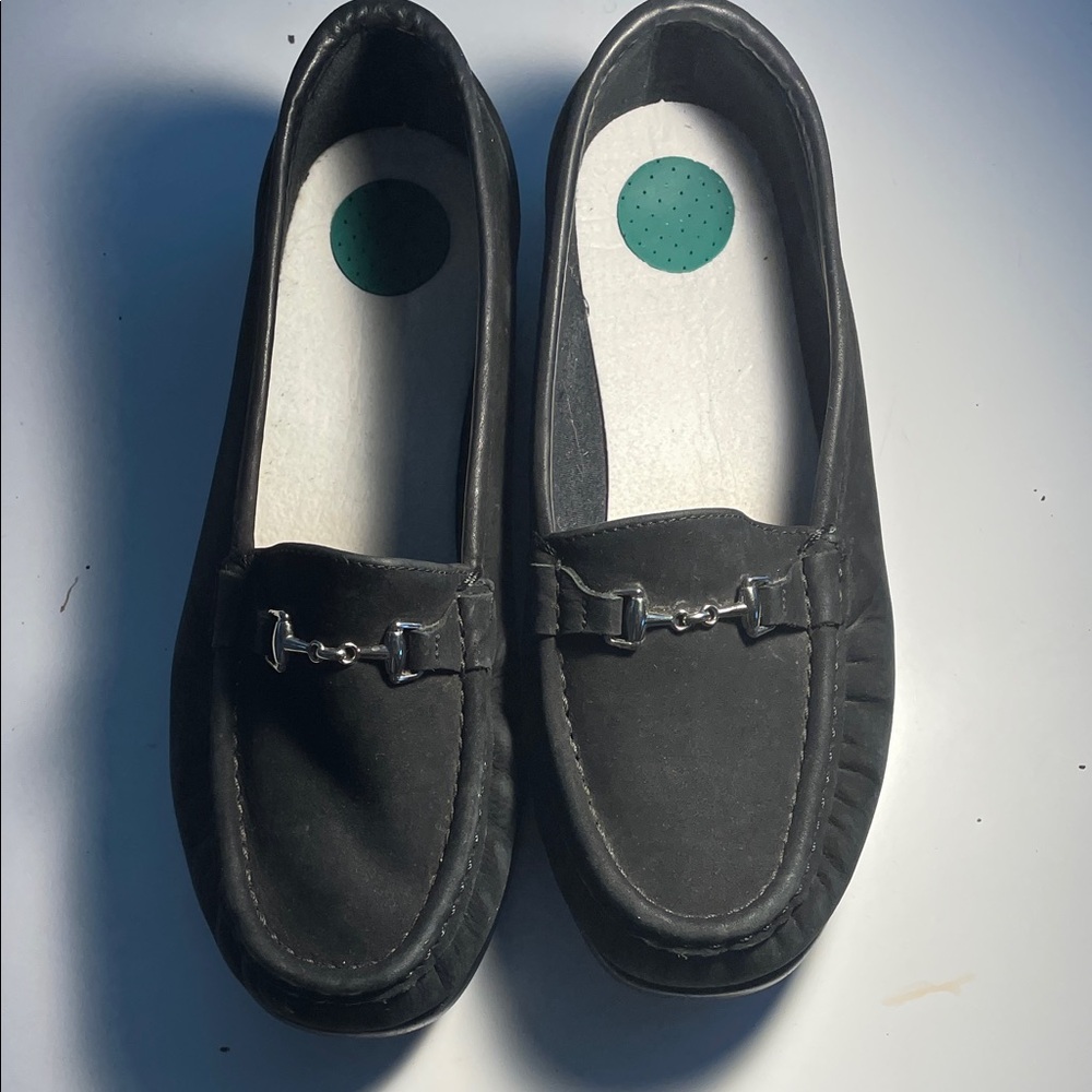 Elegant Black Loafers for Women